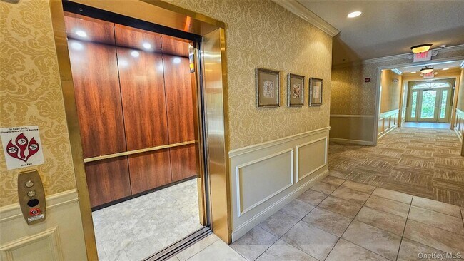 Building Photo - 106 Canter Ct