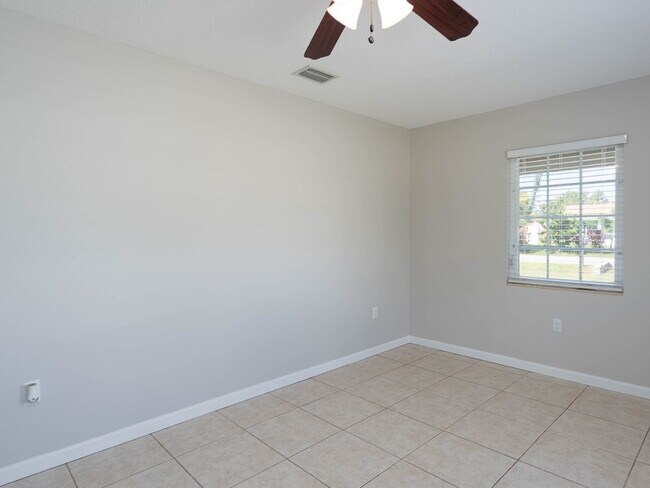 Building Photo - RENT THIS HOME WITH ZERO DEPOSIT MOVE IN: Beautiful Completely Updated 3 Bed / 2 Bath Home in Sou...
