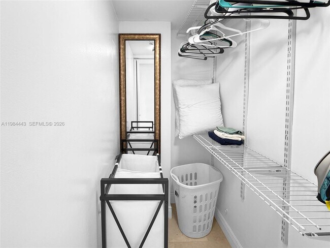 Building Photo - 3301 N Country Club Dr