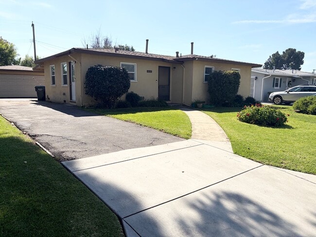 Building Photo - Spacious 3-Bedroom Home with Bonus Room, Bright Sunroom & Large Backyard