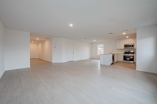 Building Photo - 719-719 Falling Cave Dr