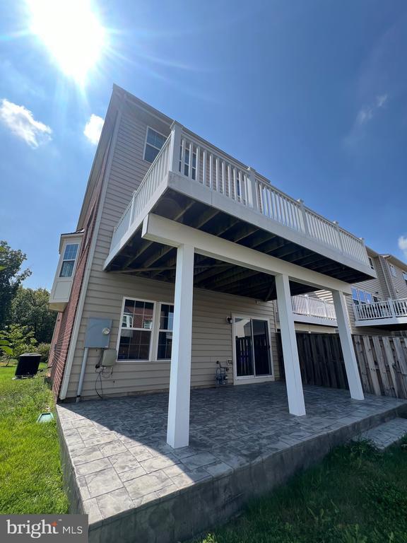 Building Photo - 25835 Clairmont Manor Square