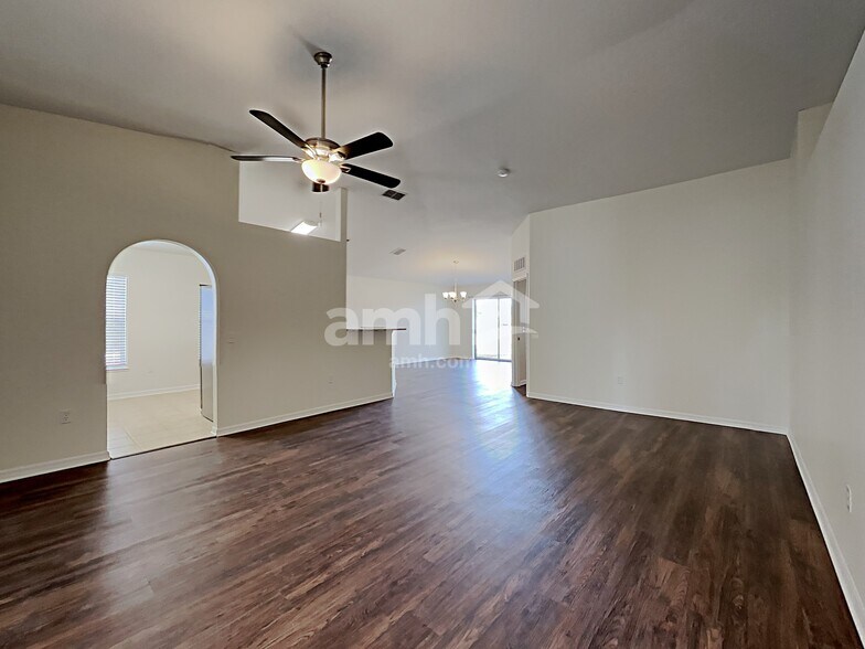 Building Photo - 5251 Silver Thistle Ln