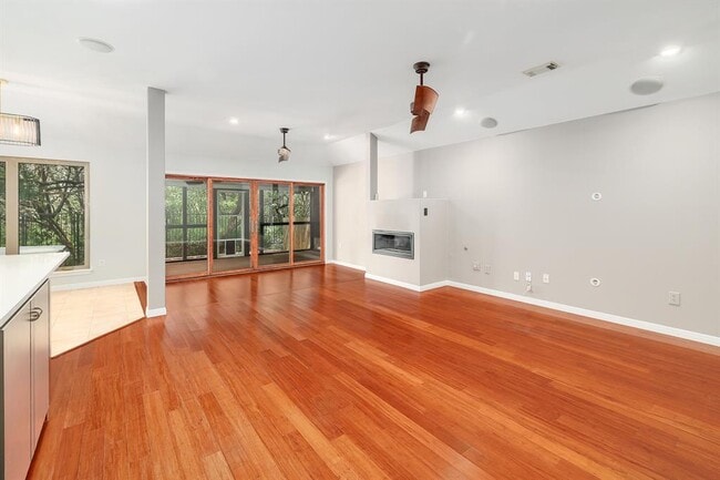 Building Photo - 4920 Hibiscus Valley Dr
