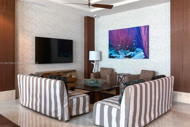 Building Photo - 1945 S Ocean Dr