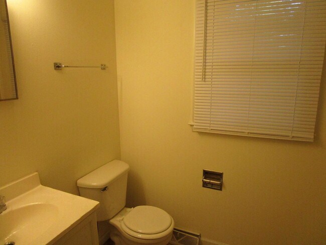 Building Photo - 3109 Pioneer Dr