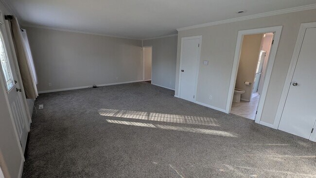 Building Photo - 1750 W 54th St