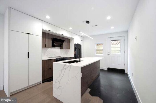 Building Photo - Gorgeous 3-Bedroom (or 2BR + Office) Townhome in the Heart of Northern Liberties! Available July ...