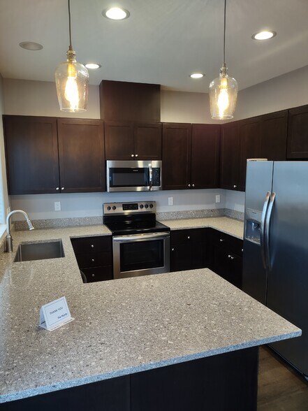 Building Photo - 1179 Mariel Pl S