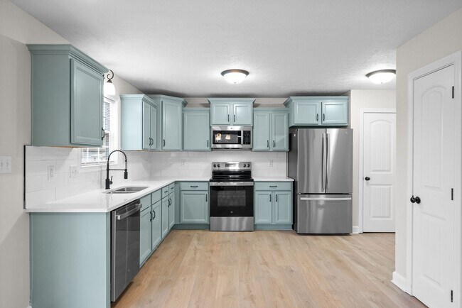 Building Photo - Pet Friendly Four Bedroom!