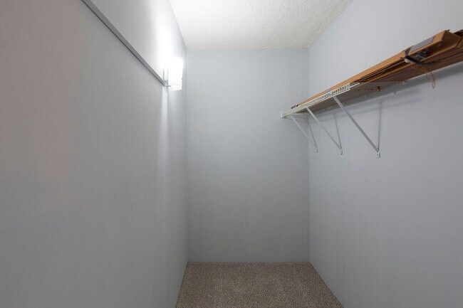 Building Photo - 1212 NE 14th Ct