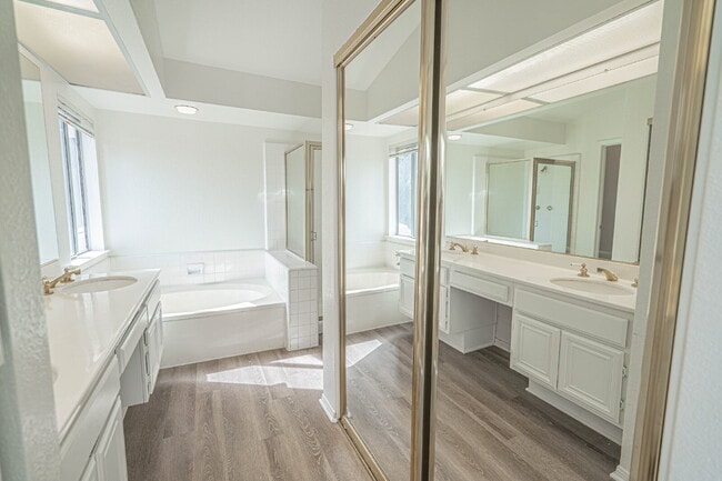 Building Photo - Charming Castaic Home