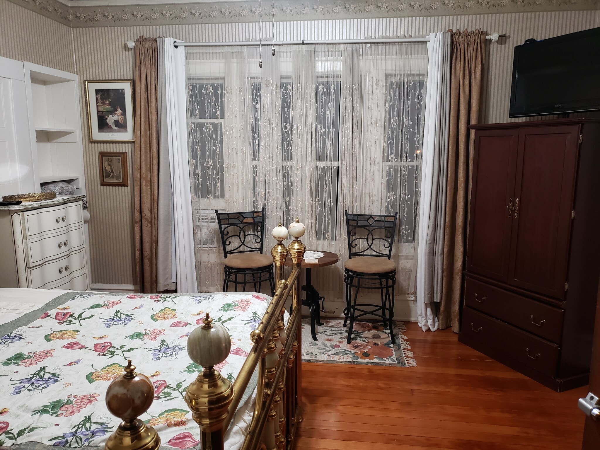 Serenity Room $1400 - 2374 Mission Inn Ave