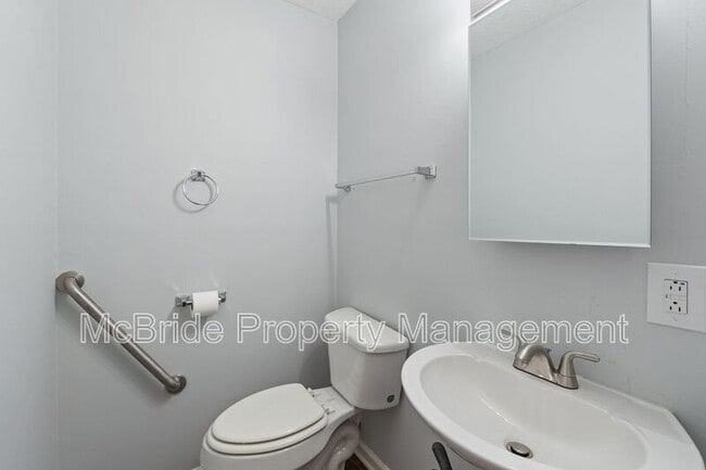 Building Photo - 1360 Senate Dr NW