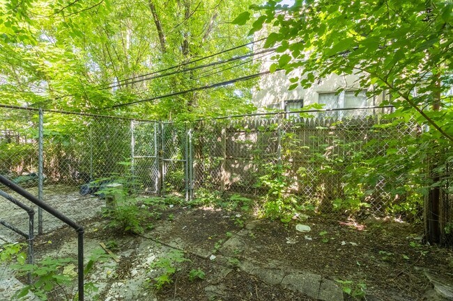 Building Photo - 5211 Litchfield St