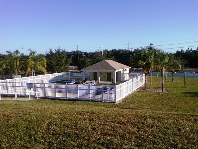 Building Photo - 9847 Crenshaw Cir