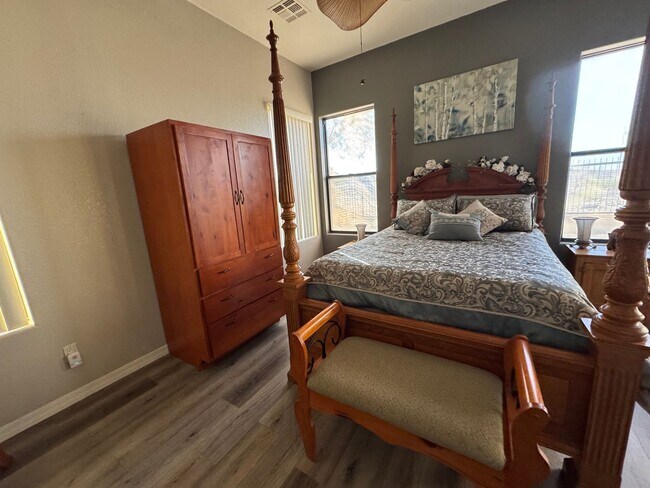 Building Photo - 3 BR Furnished w/Utilities-Vacation Rental- Laughlin Ranch