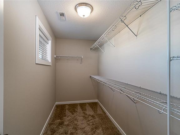 Building Photo - 9611 Turnpoint Dr