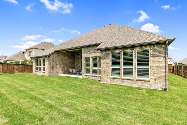 Building Photo - 12883 Possum Kingdom Dr