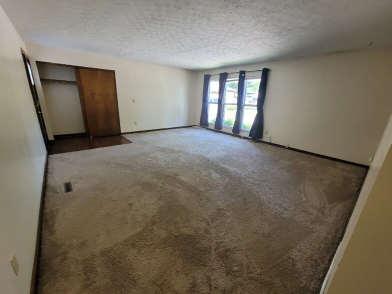 Building Photo - 301 Schrock Rd