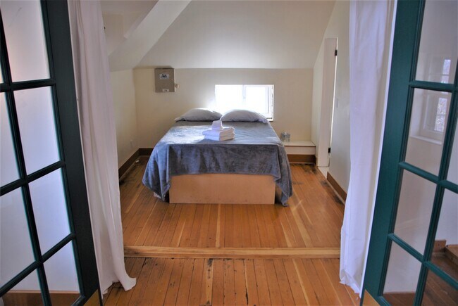 Bedroom 2 - 303 Ridgewood Ave