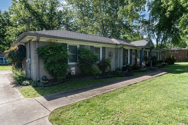 Building Photo - 105 Trucord Dr