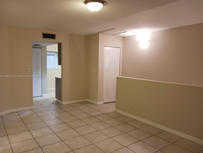 Building Photo - 301 Gardens Dr