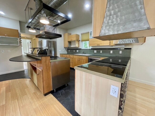 Building Photo - 4718 Depew Ave