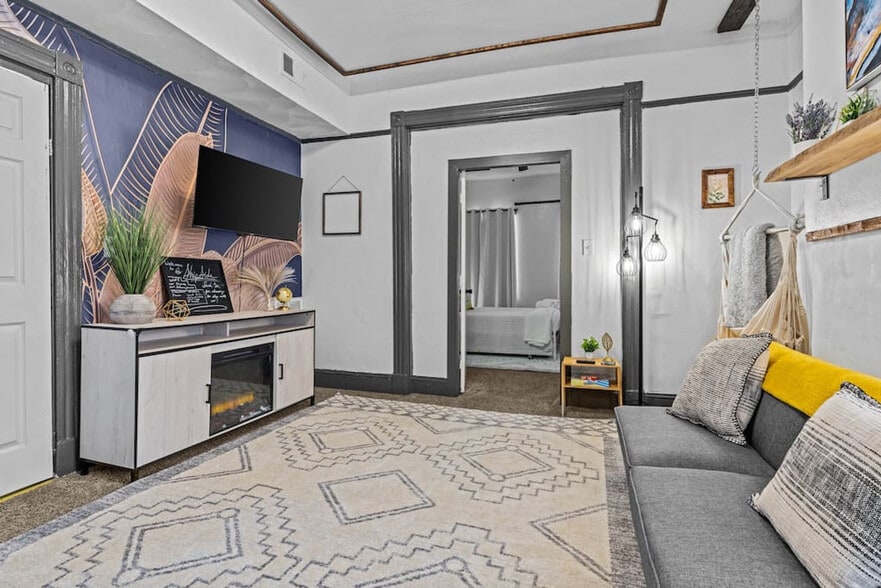 Primary Photo - 2906 Chestnut St