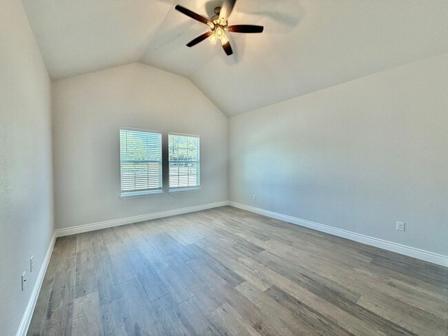 Building Photo - Brand New Showstopper!