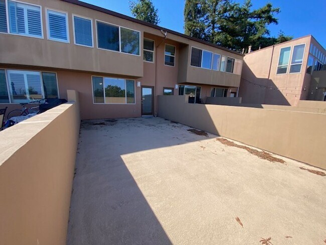 Building Photo - 172 Mar Vista Dr