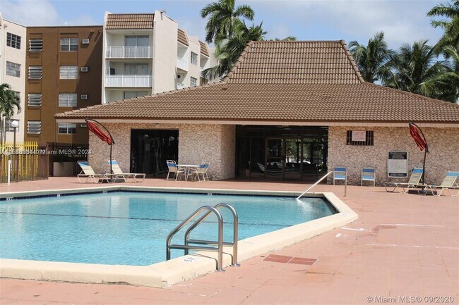 Building Photo - 6950 Miami Gardens Dr