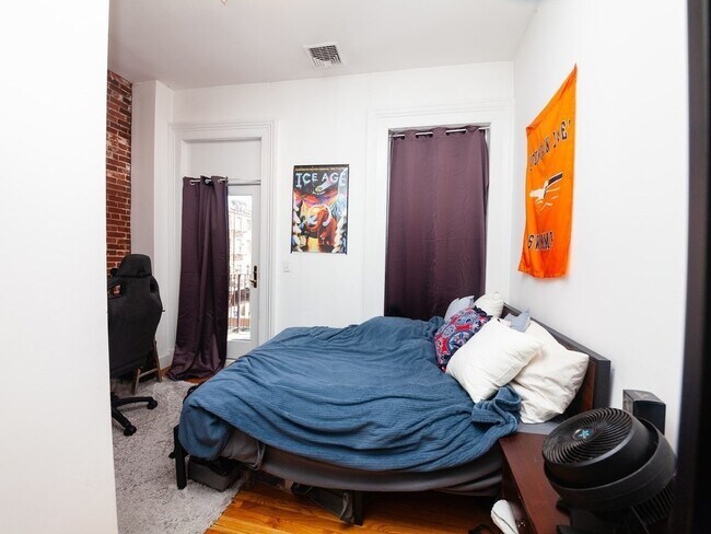 Building Photo - 1662 Washington St