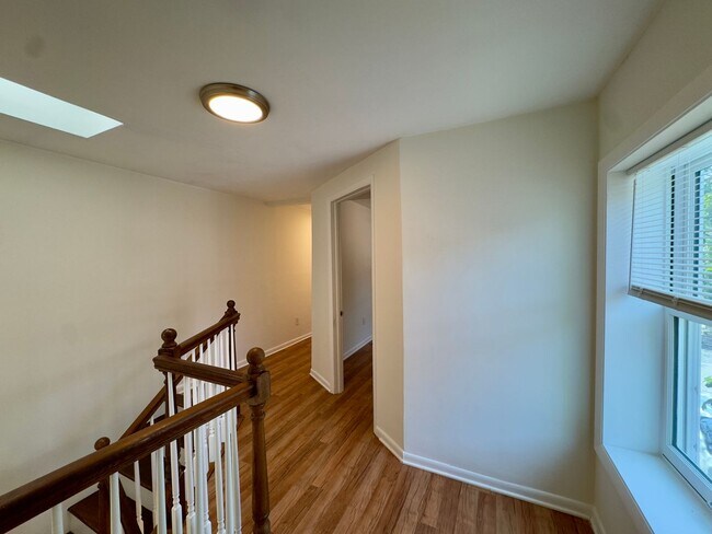 Building Photo - 678 Melvin Dr