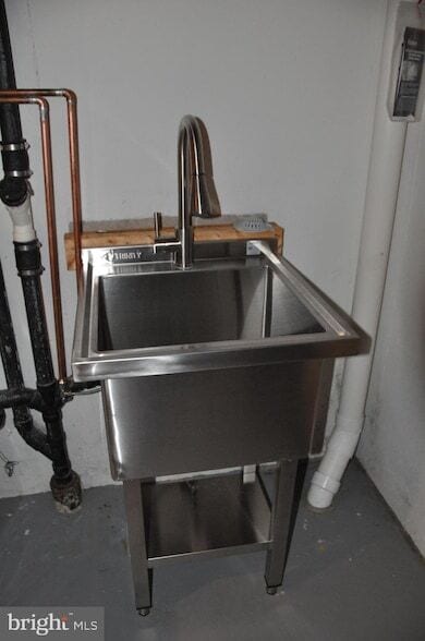 Building Photo - 9705 Glen Ave