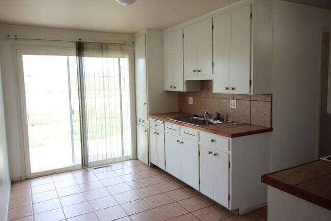 Building Photo - Great Condo In South Loveland