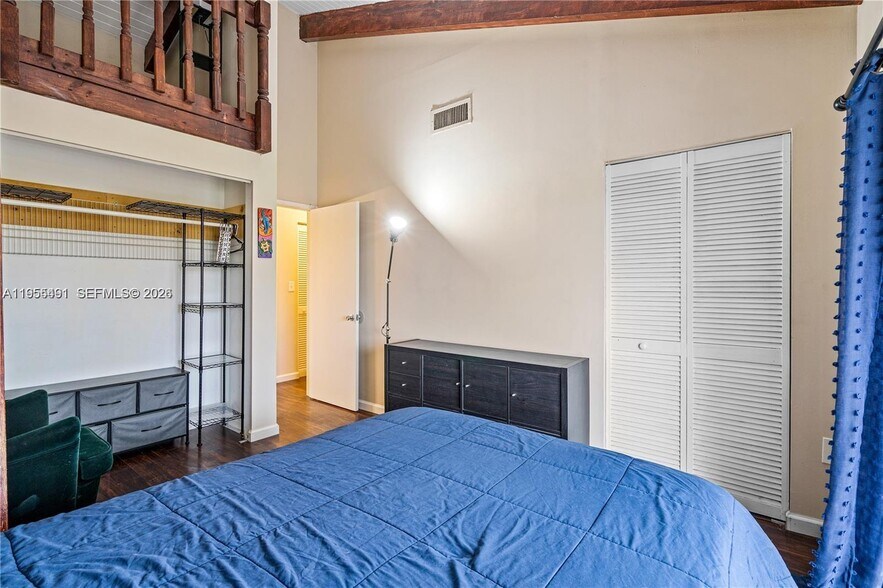 Building Photo - 1927 SW 107th Ave