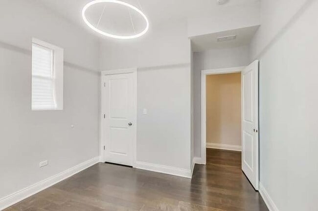 Building Photo - 4516 S King Dr
