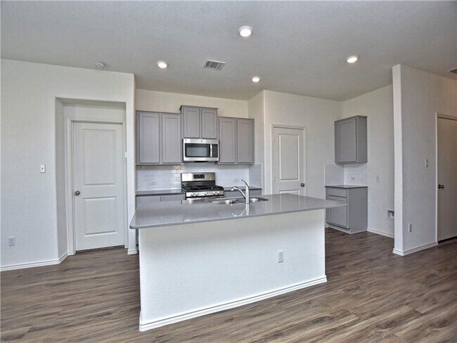 Building Photo - 21413 Wilmiller Ln