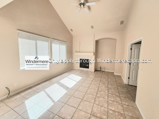 Building Photo - Gorgeous Home in Natomas!