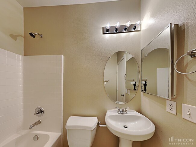 Building Photo - 3669 Karissa Heights Pl