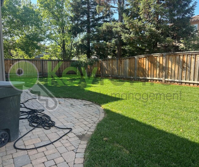 Building Photo - 6820 Cherry Ridge Cir