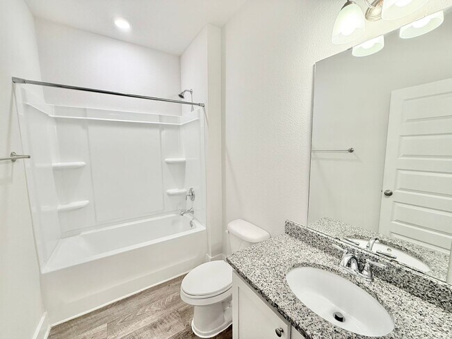 Building Photo - Stunning 4-Bedroom Home - Arbor Place