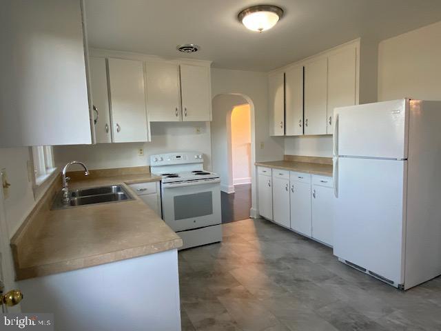 Building Photo - 17 Summerville Rd