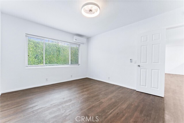 Building Photo - 502 Calle Santa Rosa S