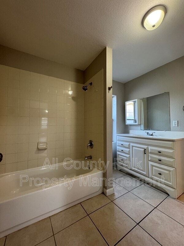 Building Photo - 1205 Ave F