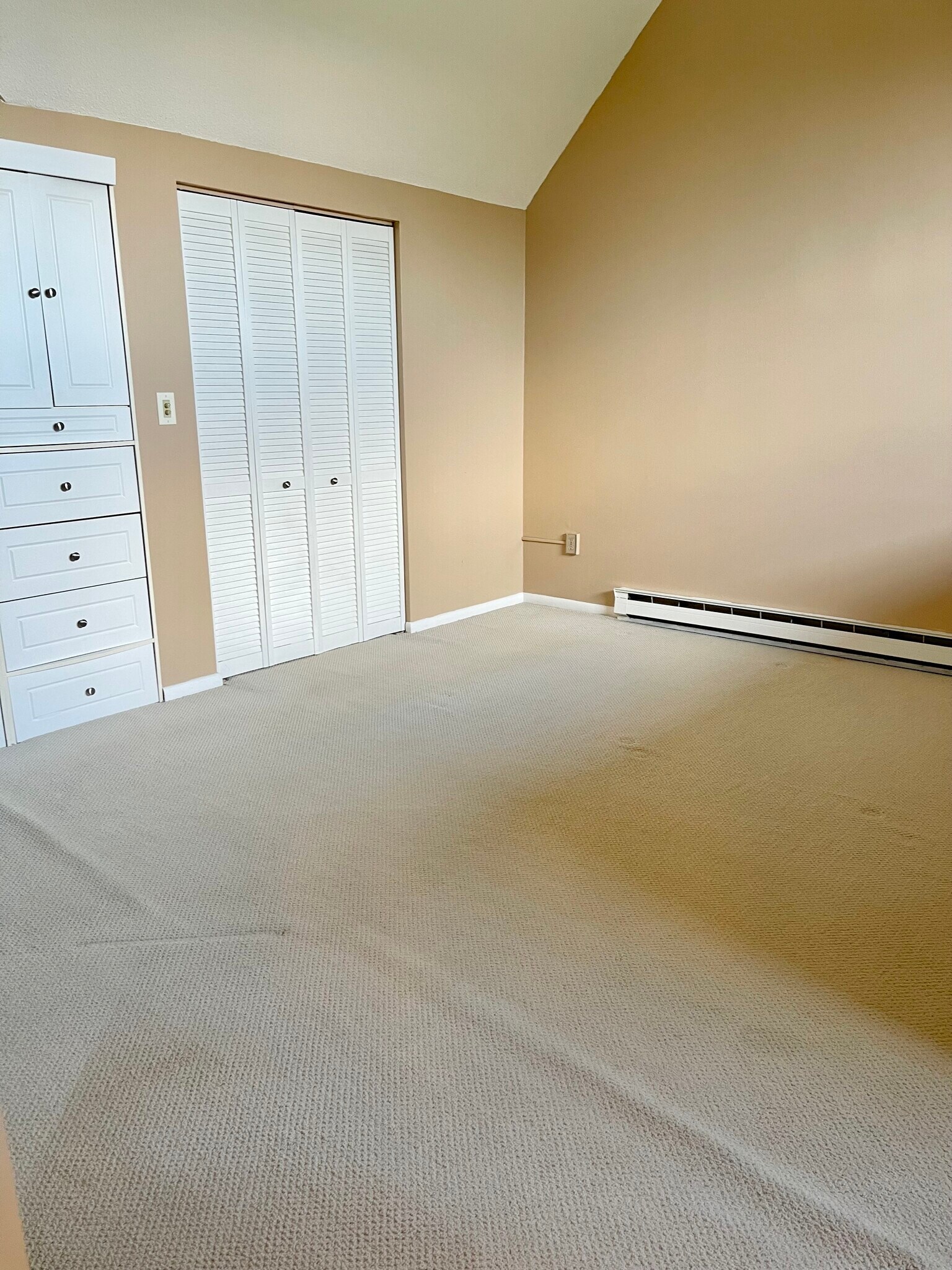 Bedroom 1 - 181 Loomis Dr