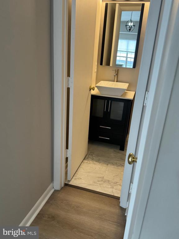 Building Photo - 44244 Mossy Brook Square