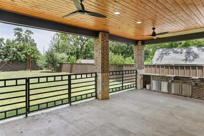 Building Photo - 6019 Shirley Ln