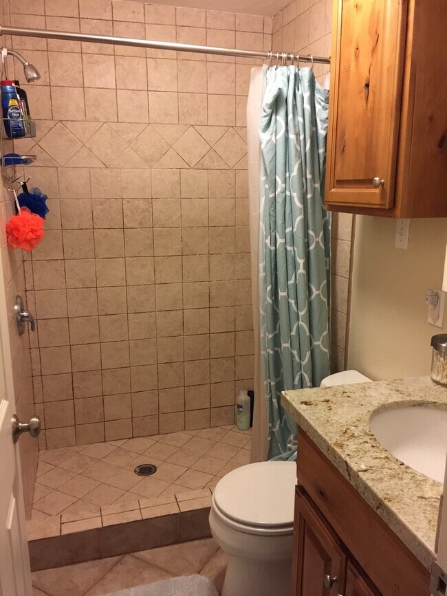 Building Photo - Large Family Lehi Home available now!
